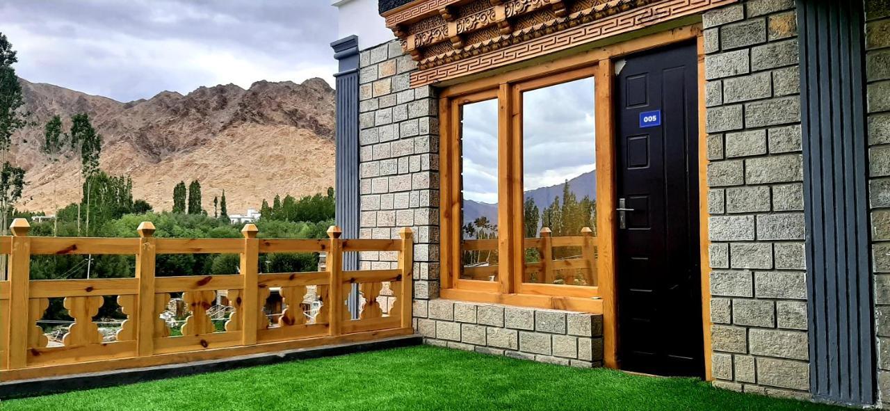 Ladakh Country Inn Leh Bagian luar foto