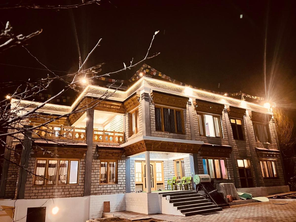 Ladakh Country Inn Leh Bagian luar foto